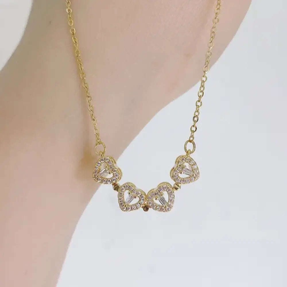 COLLAR TRÉBOL DE CORAZONES CON JOYERO GRATIS