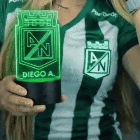 💡 Tu escudo, tu nombre… tu orgullo: LAMPARA LED